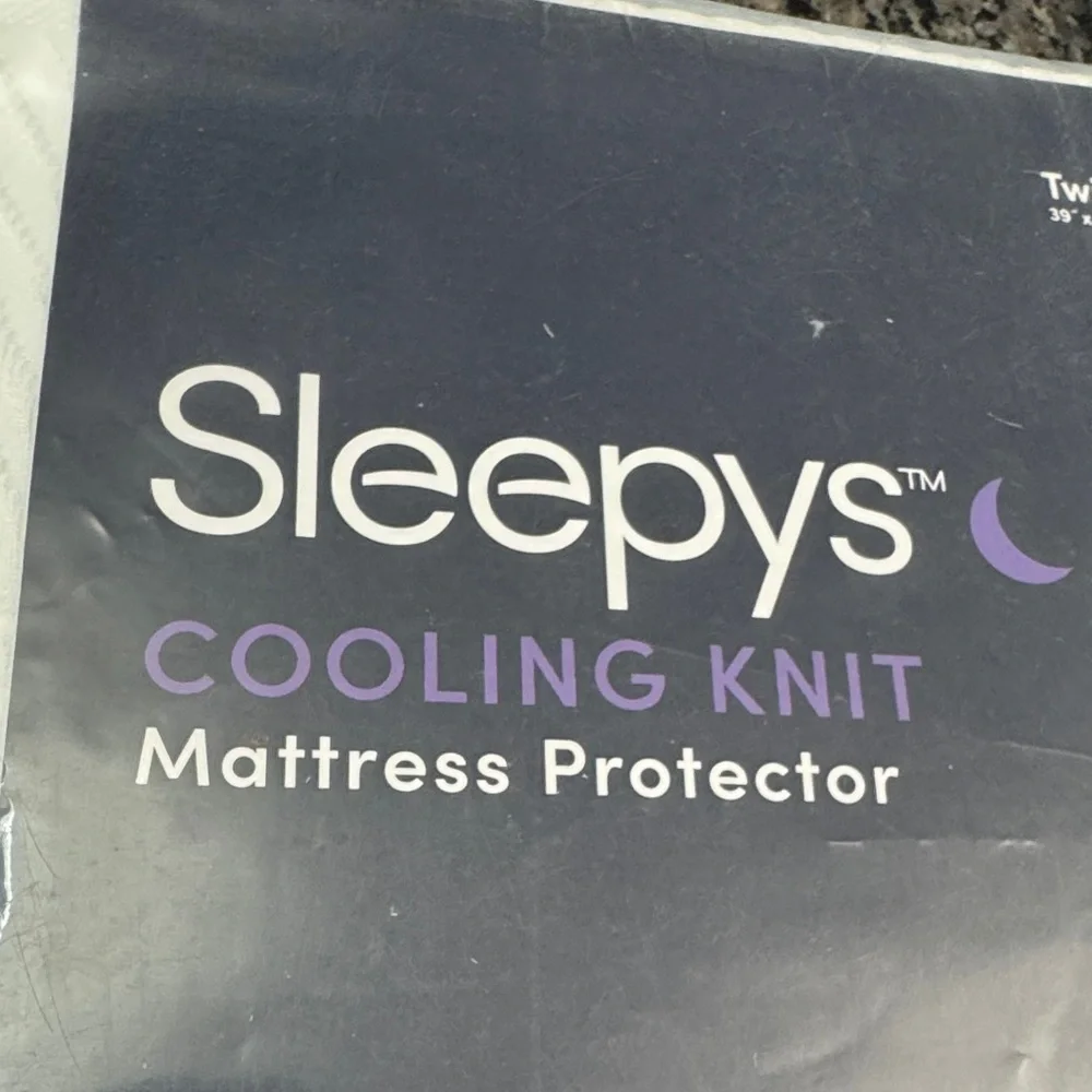 Sleepy cooling knit Twin XL Mattress Protector NWT